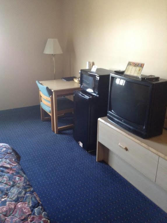 Hometown Inn And Suites Washington Extérieur photo